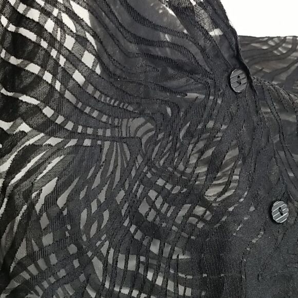 Bamboo Traders Blouse Womens Size Large Button Up Top 3/4 Sleeve Zebra Print - Picture 8 of 10